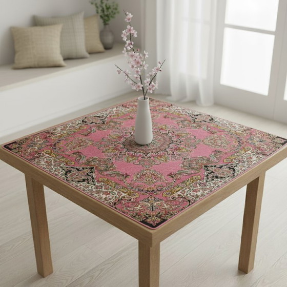 Image 1 of Oosters handgemaakt tafelkleed, zeer fijn vervaardigd uit zijden draden, 100 x 100 cm