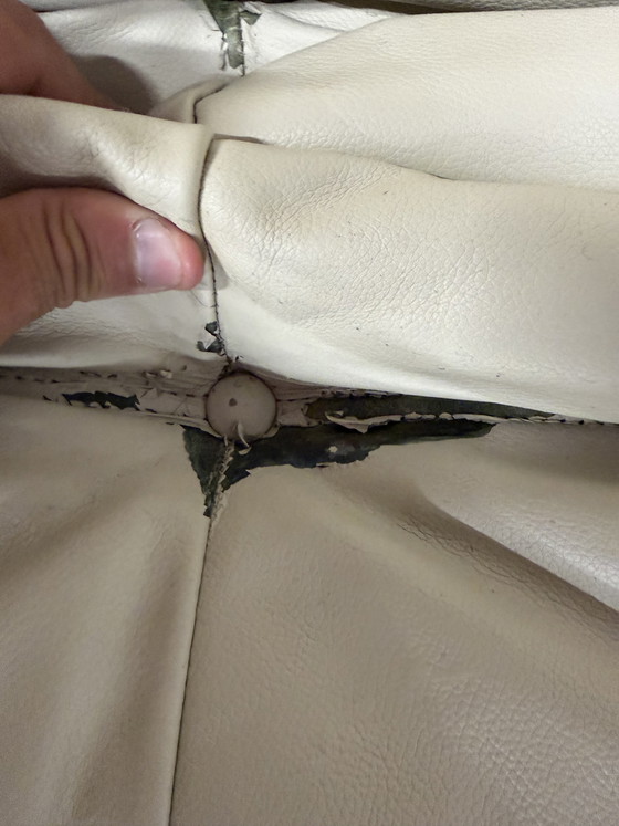Image 1 of Divano a 2 posti e a 3 posti Ligne Roset Togo 100% autentico in pelle beige.