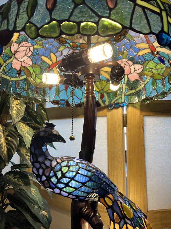 Image 1 of Lampada in stile Tiffany a forma di pavone