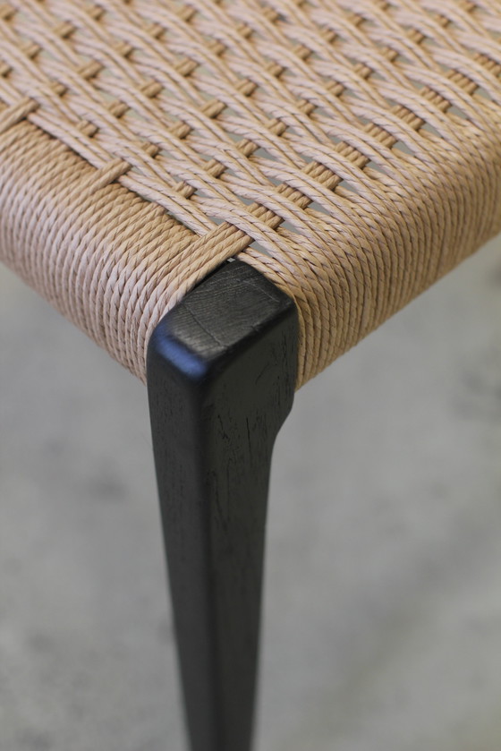 Image 1 of 6 sedie da pranzo modello 71 di Niels Otto Moller, tinte di nero con seduta in corda di carta
