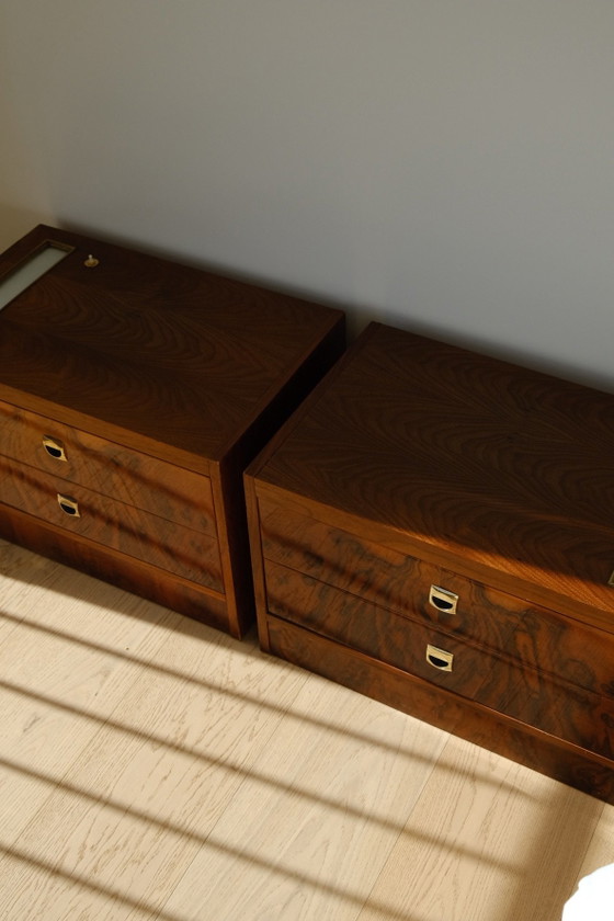 Comodini vintage in radica con due cassetti e luci integrate, Legno, Marrone (foto 10 di 11)