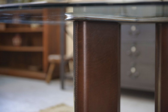 Image 1 of Runder Tisch von Tito Agnoli für Matteo Grassi, Gestell mit braunem Leder bezogen, 1970er Jahre