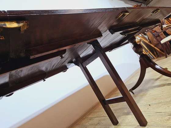 Image 1 of Elegant Georgian Dining Table, 2nd half of the 19th Century - Classic/Walnut