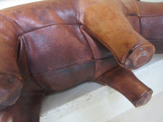 Image 1 of Vintage leren neushoorn, verkocht zoals hij is.