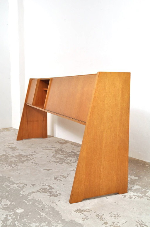 Mid-century sideboard with slanted front, 1950s – dressoirs, Wood (photo 2 of 13)