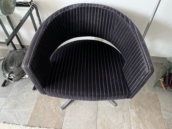 Dos sillones giratorios Montis Turner – Sillas giratorias, Metal, Textil (photo 3 of 5)