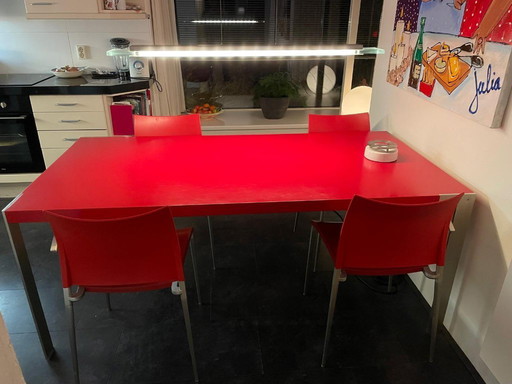 Mesa de comedor de diseño + 4 sillas
