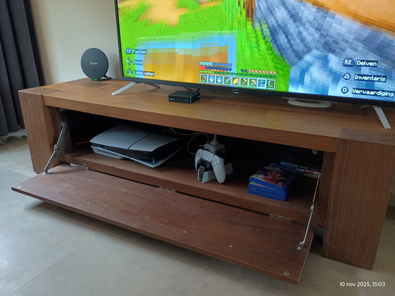 Image 1 of Fernsehschrank mit Klappe