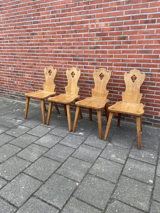 4 Brutalistiche stoelen