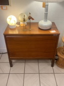 Meuble à disques vintage / Petit meuble avec porte coulissante, Kinnarps Suède