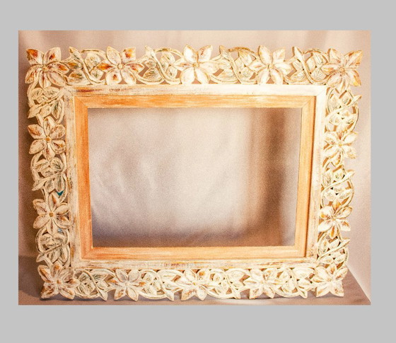 Image 1 of Solid wood frame, carved and crafted with floral motifs, for photographs, mirrors, pictures, etc. New.