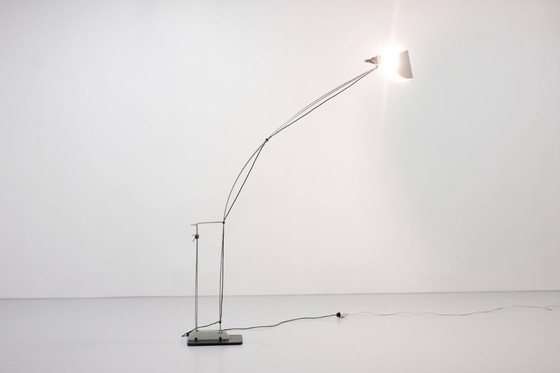 Image 1 of Lampada da terra ad arco di Pas d'Urbino & Lomazzi per Guzzini anni '70