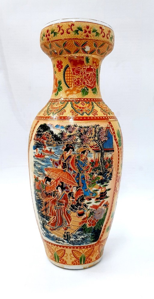 Vintage Chinese porcelain vase