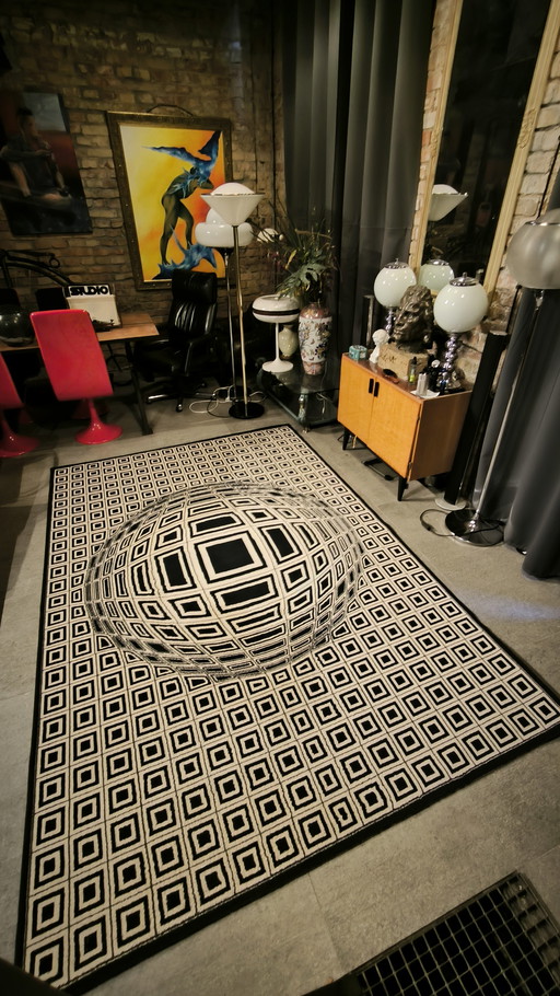 "Vega" Op-Art Carpet in the Style of Vasarely, 1970s