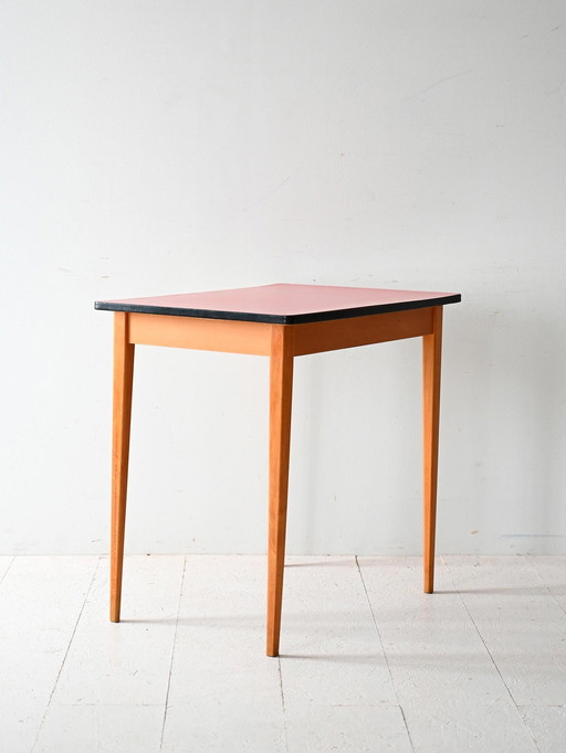 Table de salle à manger scandinave, années 1960, avec plateau en formica rouge