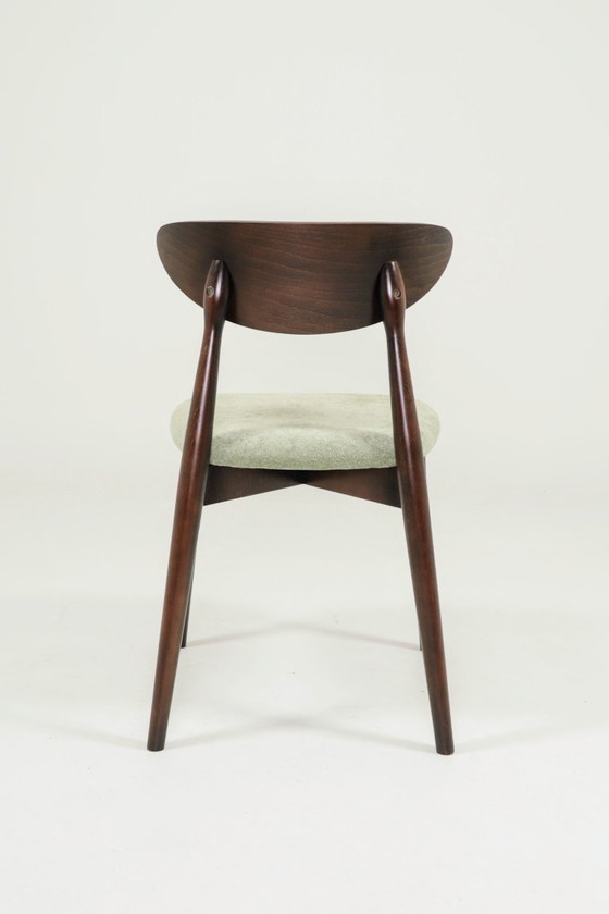 Image 1 of Moderne set van 6 eetkamerstoelen, Sage Farbic en donker walnoot beukenhout