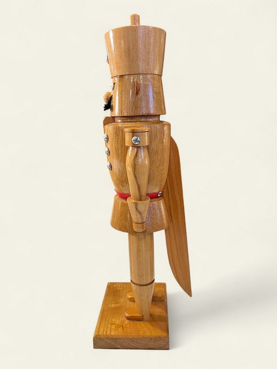 Image 1 of Casse-noix rare « Husar » | Fabriqué à la main dans les Monts Métallifères | Aspect bois naturel