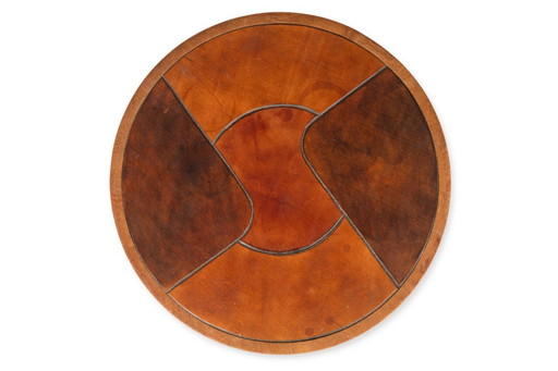 Krukjes en wandlamp van kersenhout en leer. Jaren 70.