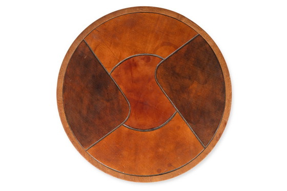 Image 1 of Krukjes en wandlamp van kersenhout en leer. Jaren 70.