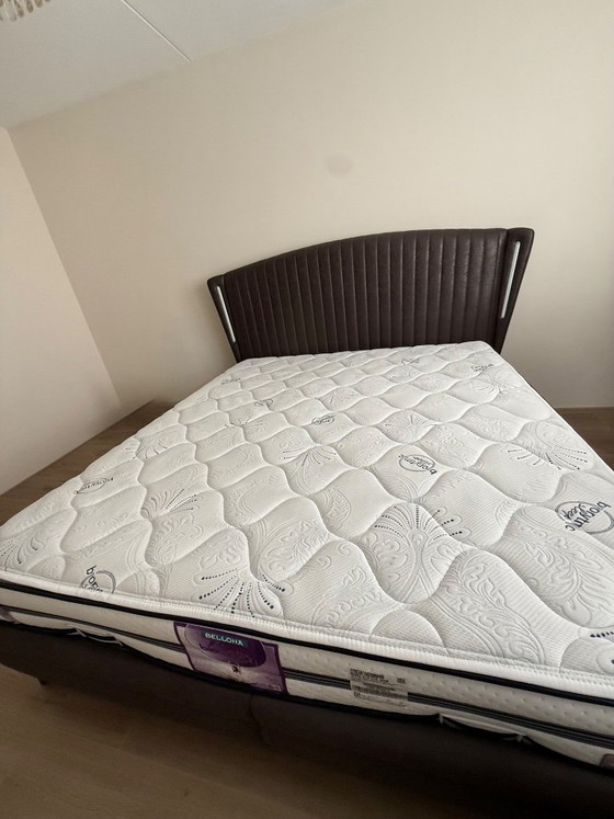 Bed – Istikbal wonen&slapen, Camas, Textil, Madera (photo 2 of 7)