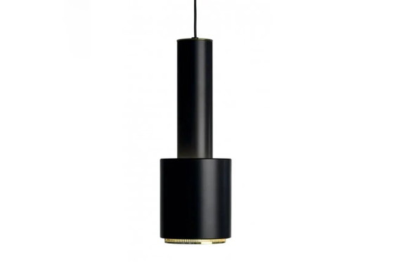 Alvar Aalto A110 Handgranate Pendelleuchte in Schwarz mit Messing – Pendelleuchten, Brass, Scandinavian (photo 6 of 6)
