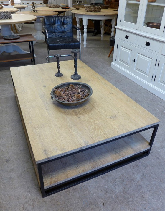 Image 1 of Prachtige zware robuuste eiken salontafel