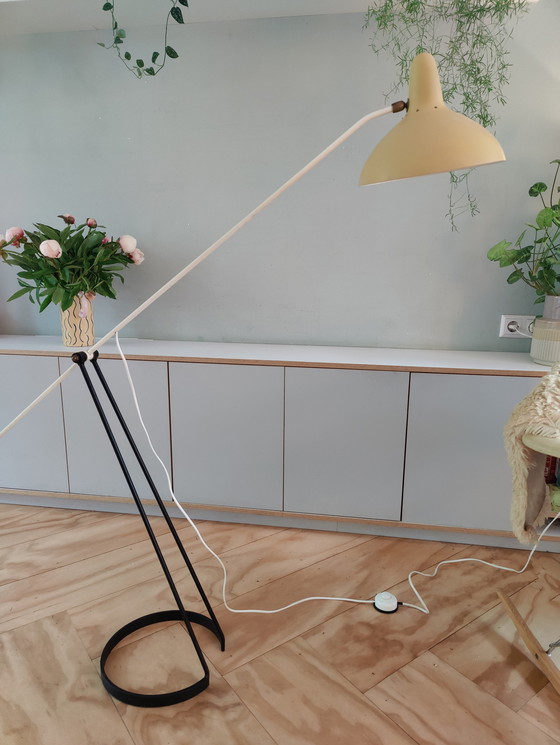 Image 1 of Lámpara de pie Tivoli de Floris Fiedeldij para Artimeta con pantalla amarilla, década de 1950.