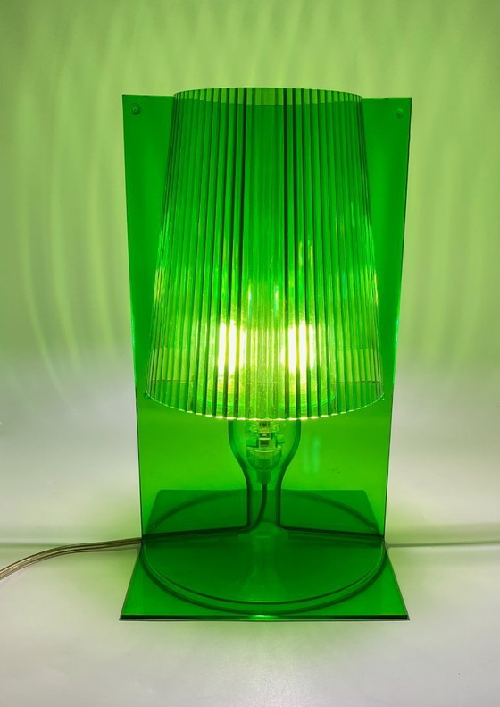 Image 1 of Lampe de table Kartell « Take » verte – Design de Ferruccio Lavia, fabriquée en Italie