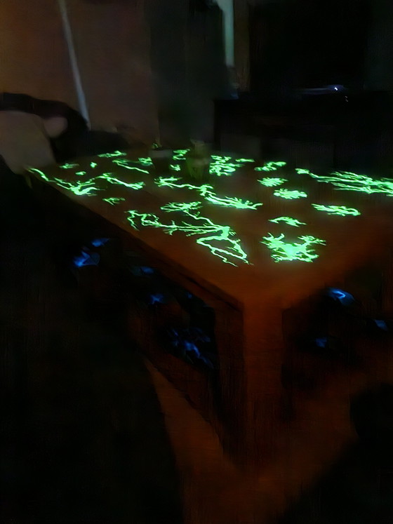 Image 1 of Glow Salontafel Bliksem Patronen - Kleurrijke Epoxy -ligtenberg burning