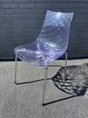 Silla Calligaris Ice, una pieza icónica del diseño italiano.