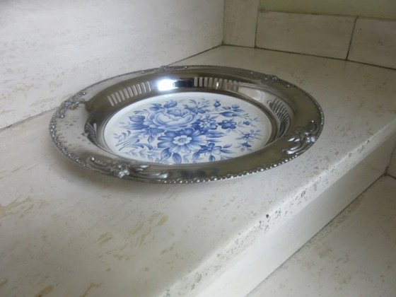 Serving Plate/Tray/Bowl, Delft Style Blue White Floral Decor (22/11/2025) – Table accessories, Ceramic, Metal (photo 9 of 11)