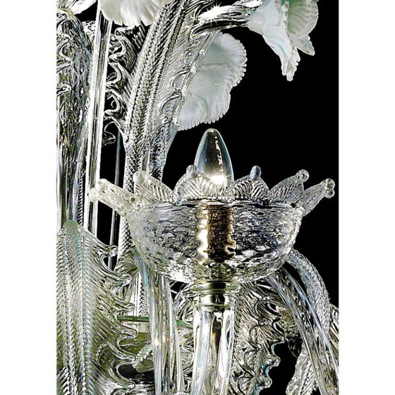 Image 1 of Lámpara de araña de lujo romántica veneciana de cristal de Murano con motivos florales en blanco y transparente.
