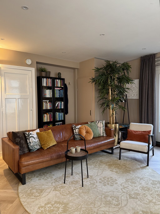 Mooie stevige cognac 3-4 zits bank lederland 