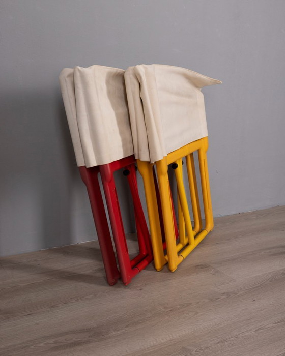 Par de sillas plegables modelo 4820 de Masayuki Matsukaze para Kartell, década de 1970. – Plastic (photo 5 of 17)