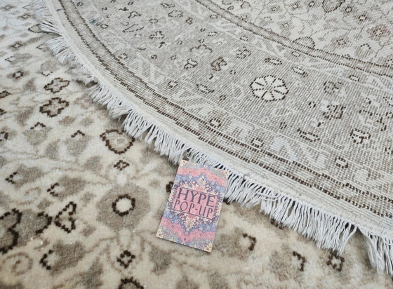 Image 1 of Handgeknüpfter, runder Orientteppich aus Wolle mit Blumenmuster, Kayseri-Creme, 200 x 200 cm