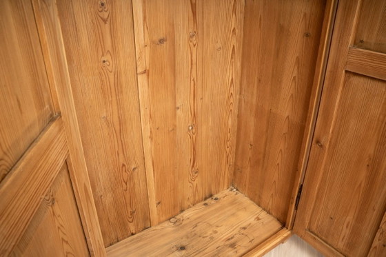 Armadio antico tedesco in pino con appendiabiti e ripiano, fine XIX secolo, Legno, Beige (foto 15 di 16)