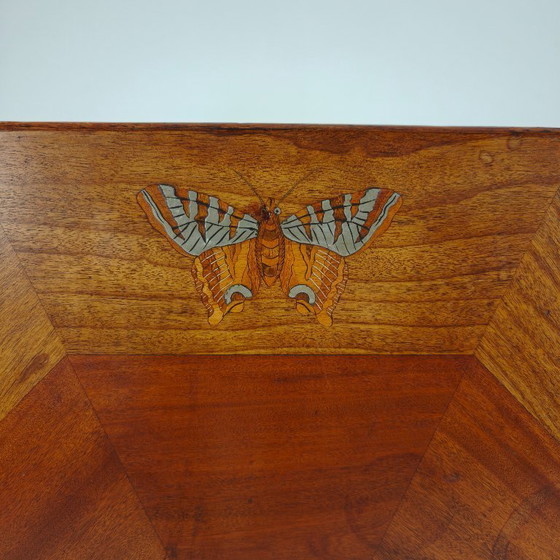 Image 1 of Mesa inglesa del siglo XIX con tapa inclinada en estilo chinoiserie