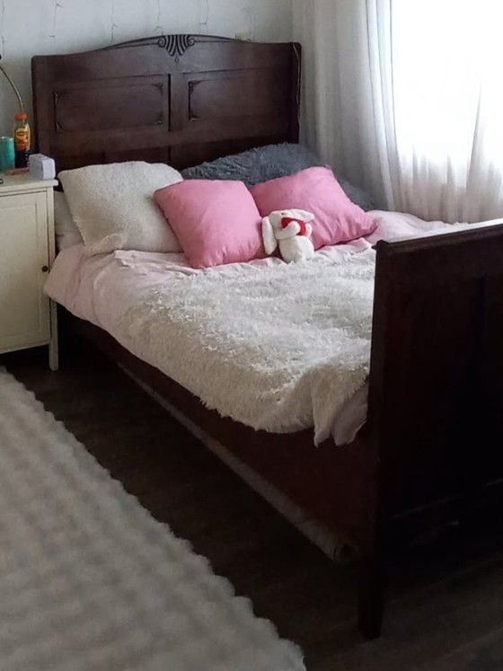 Image 1 of Lit vintage en bois massif 120-190