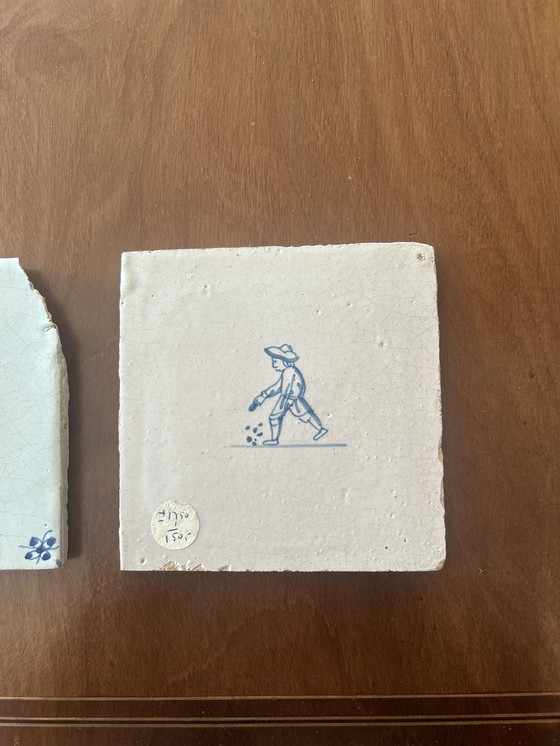 Image 1 of Set van 2 Antieke Delftse Tegels - Kinderspelen - 17e/18e Eeuw