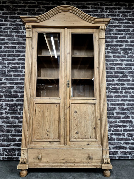 Vitrine / Geschirrschrank