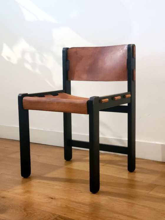 Set of four Brutalist chairs in black beech wood and saddle leather, Netherlands 1970 – Dining chairs (photo 3 of 12)