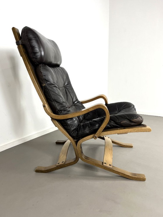 Poltrona scandinava in rovere con seduta in pelle, anni '60 – Poltrone (photo 5 of 5)