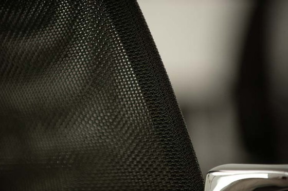 Image 1 of Vitra Medaslim Vergaderstoel