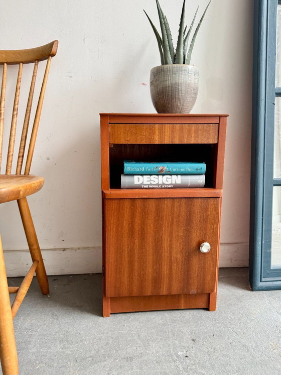 Image 1 of Comodino vintage con cassetto