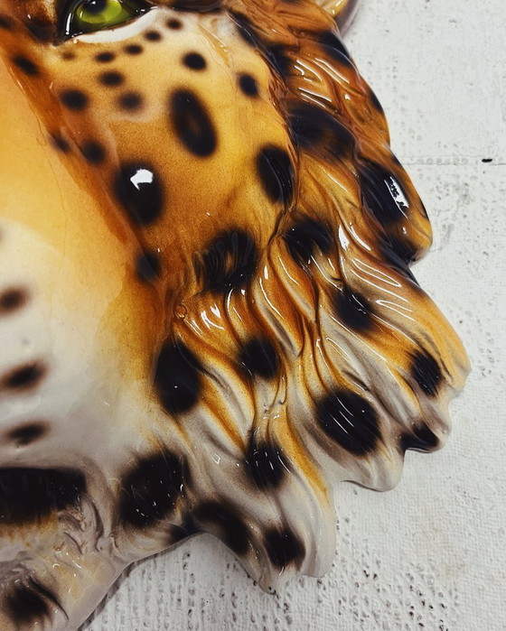 Image 1 of Masque mural léopard en céramique