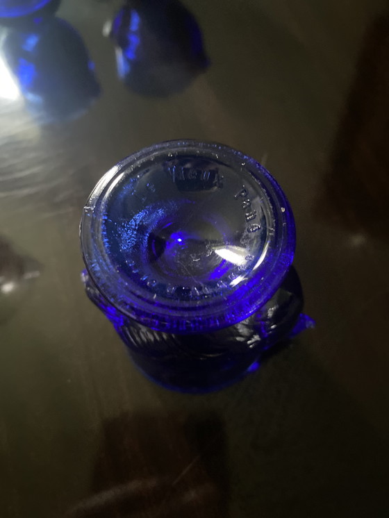 Image 1 of 8 hueveras o palmas de coco