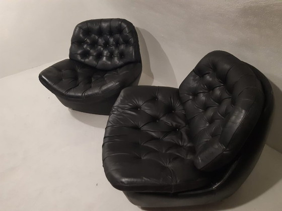 Image 1 of 2x Brazil Chesterfield Egg Lounge Sessel aus den 1970er Jahren auf Rollen