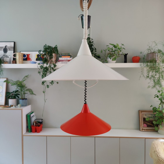 Image 1 of 2 lampade a sospensione vintage Ikea tipo T710 (1 bianca, 1 rossa), regolabili in altezza, modello cappello da strega