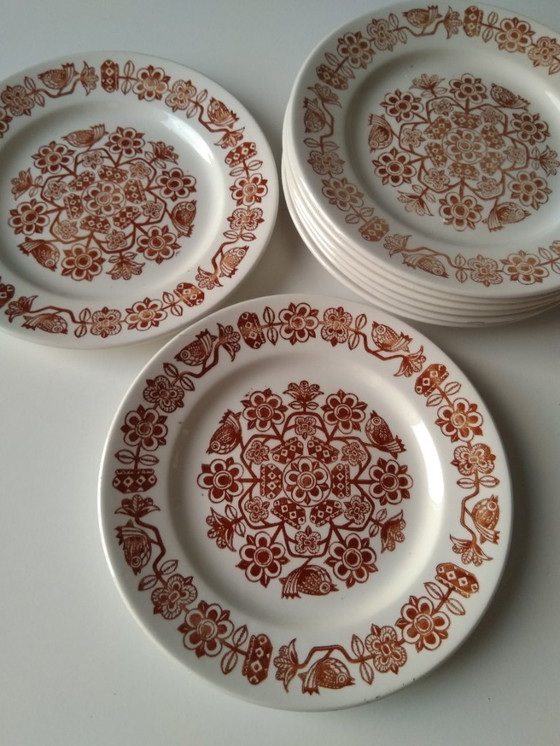 Image 1 of Wayfarer Vintage Design Kathie Winkle, 8 Cake Plates