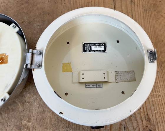 Image 1 of Vintage beige MRC scheepswandklok, jaren 70